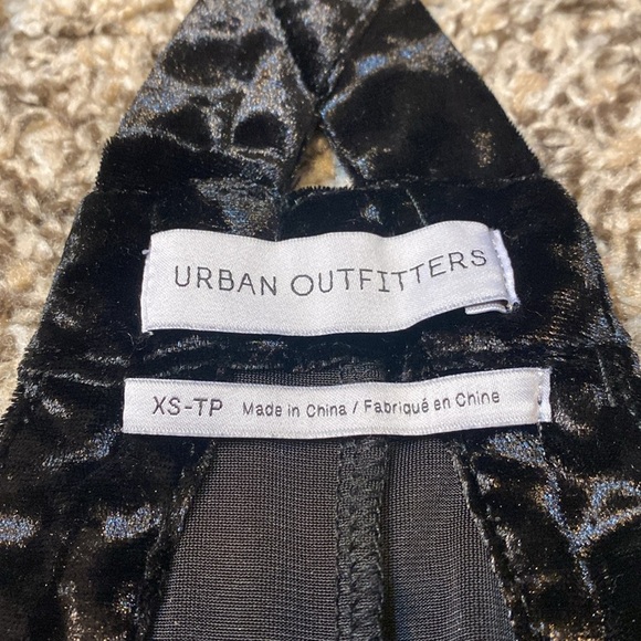 Urban Outfitters Black Lightweight Crushed Velvet Overalls - Picture 5 of 9
